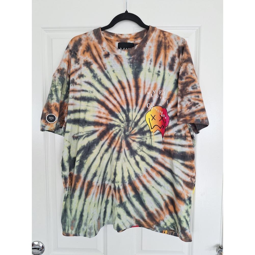Boohoo Man T Shirt‎ Graphics size M 100% cotton